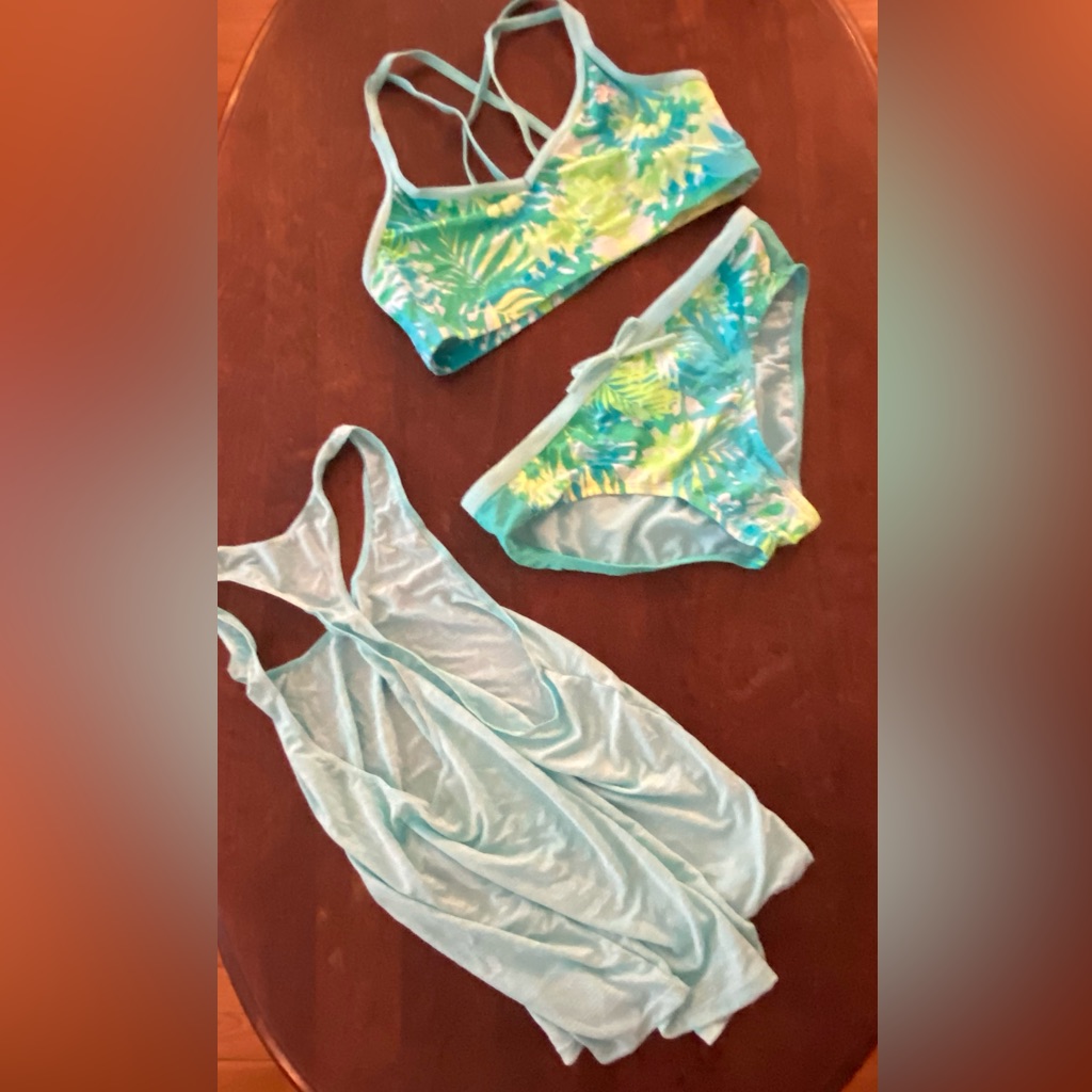 3-Piece Swimsuit Set Girl’s Size 16. New W/O Tag. Green- Turquoise Color.